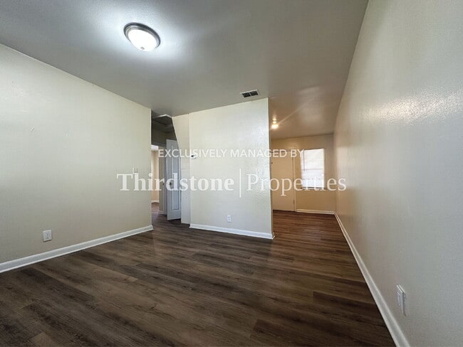 Building Photo - 5502 Plymouth St