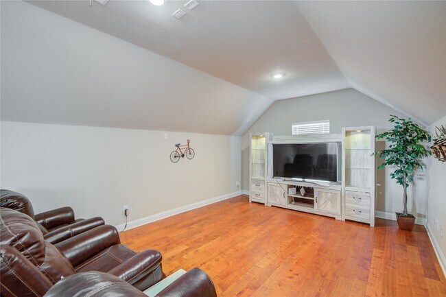 Building Photo - 12902 Oak Fls Dr