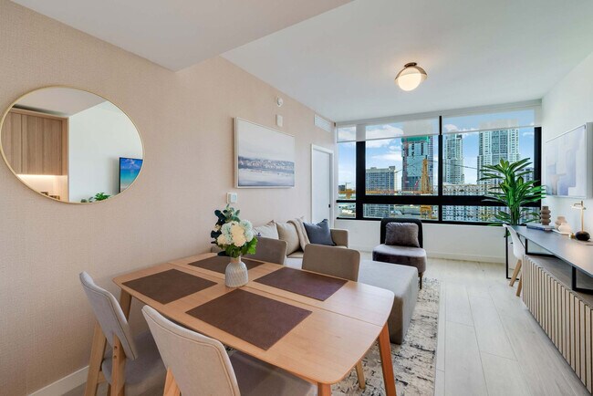 Building Photo - 225 N Miami Ave