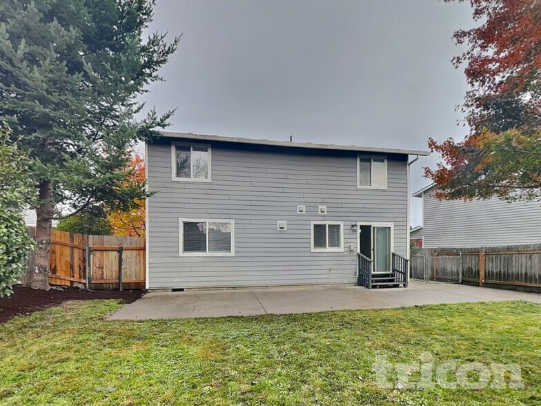 Building Photo - 16209 NE 12th St