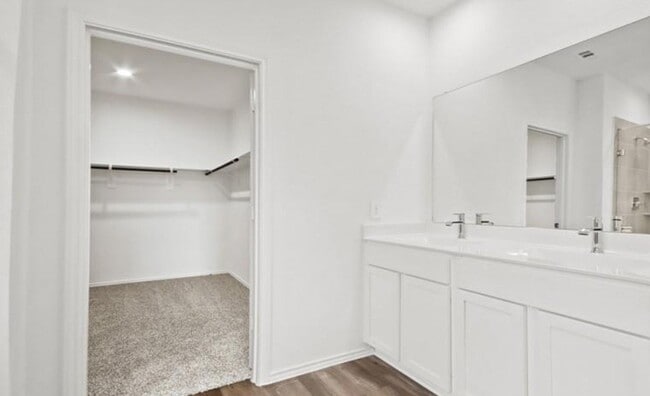 Building Photo - 3008 Emerald Ocean Dr