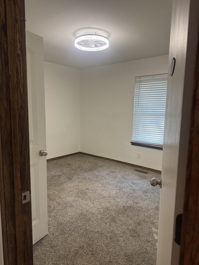 Building Photo - 1209 N Ironwood Pl