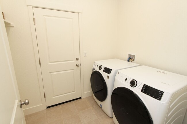 Building Photo - Newly built single-story home in great southside neighborhood with an option to purchaseBuilt in ...