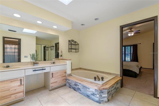 Building Photo - 6358 Parson Brown Dr