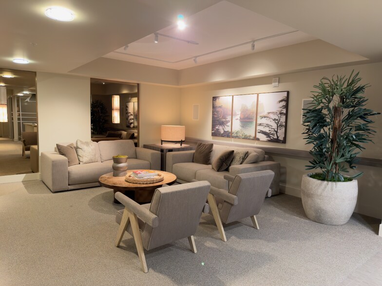 Building Photo - 2911 2nd Ave