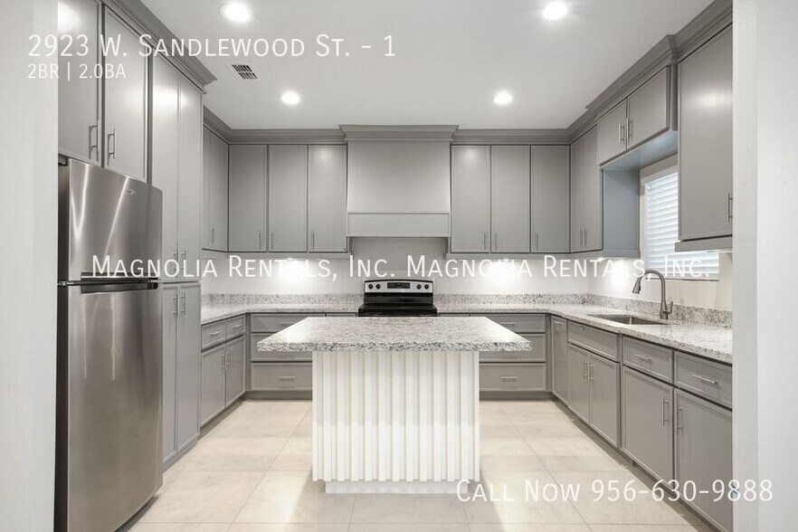 Building Photo - 2923 W Sandlewood St