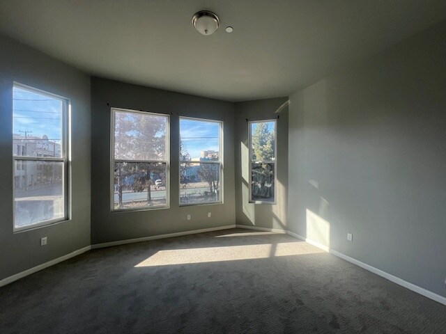 Building Photo - 402 Webster St