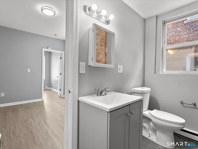 Building Photo - 31 Whittier St