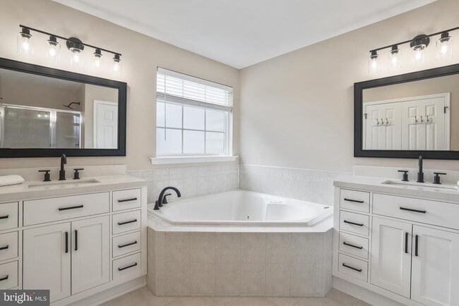 Building Photo - 401 Yorkshire Ridge Ct