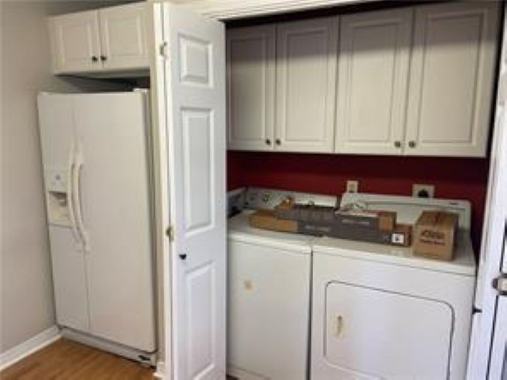 Laundry - 5943 General Haig St