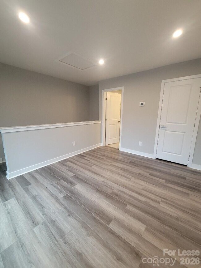 Building Photo - 3633 S Tryon St