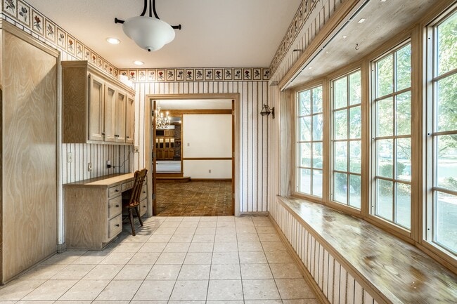 Building Photo - 9628 Summerlakes Dr