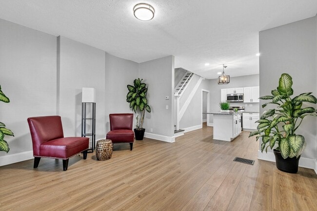 Building Photo - 3628 Birchwood Ave