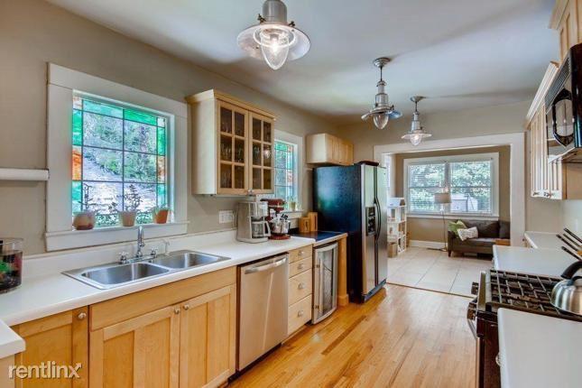 Spacious refridgerator and wine cabinet - 1038 S Candler St