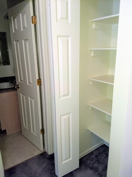 Hallway Closet - 5016 Prairie Grass Ln