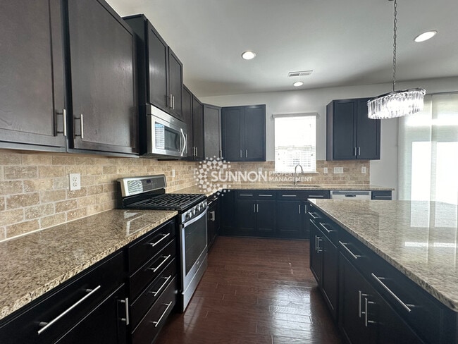 Building Photo - 4 Bedroom 2.5 Bathroom in Indian Trail