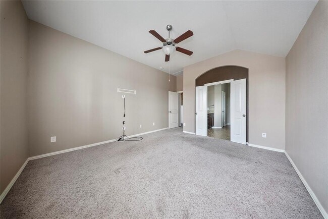 Building Photo - 3306 Benbrook Springs Ln