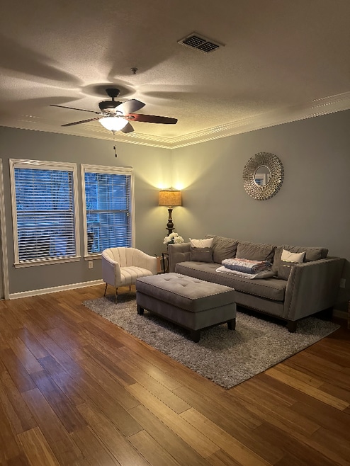 Building Photo - 2004 Westchester Ridge NE