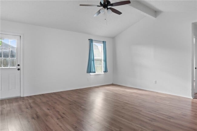 Building Photo - 2809 Vancouver Dr