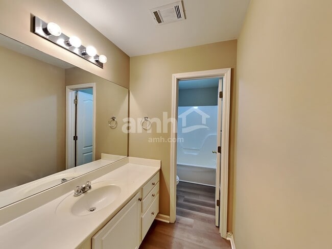 Building Photo - 1990 Turtle Creek Way