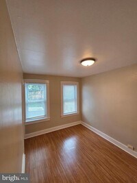 Building Photo - 808 E Marion St