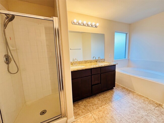 Building Photo - 16318 Bettong Ct