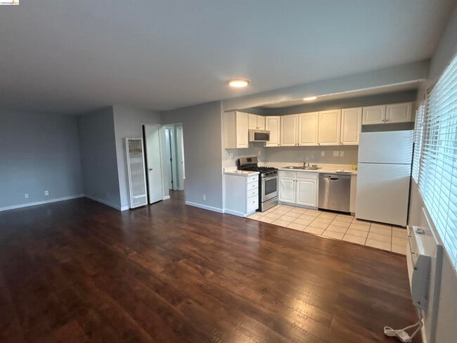 Building Photo - 4462 Clayton Rd