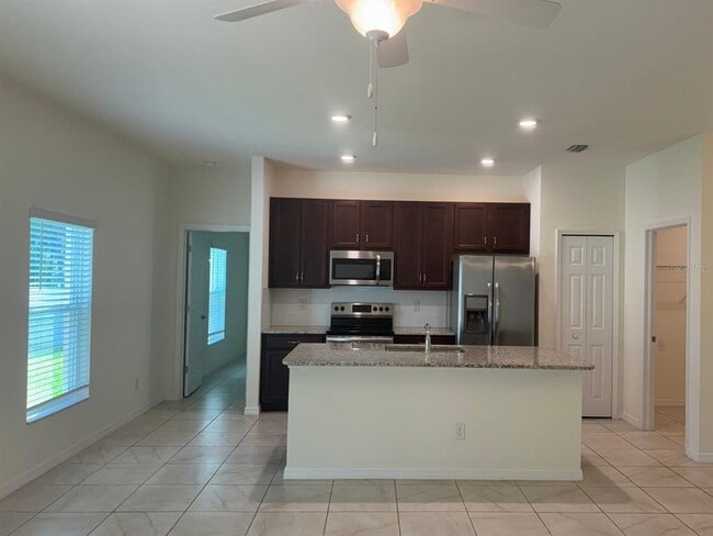 Building Photo - 2333 Renfro Ave