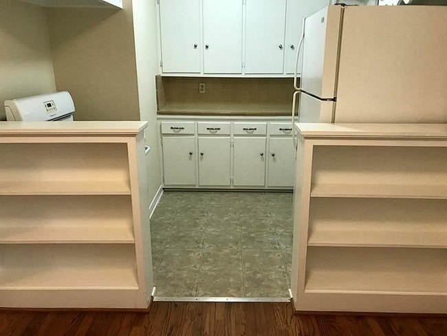 Building Photo - 2504 Kingston St