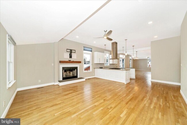 Building Photo - 3313 Moline Rd