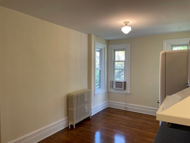 Building Photo - 909 Farragut Ter