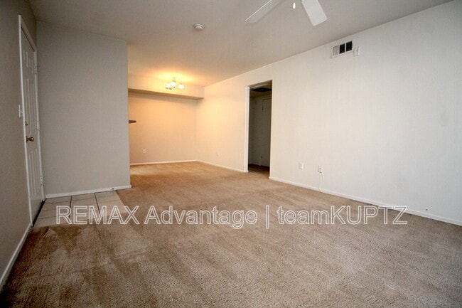 Building Photo - 45 Maleena Mesa St