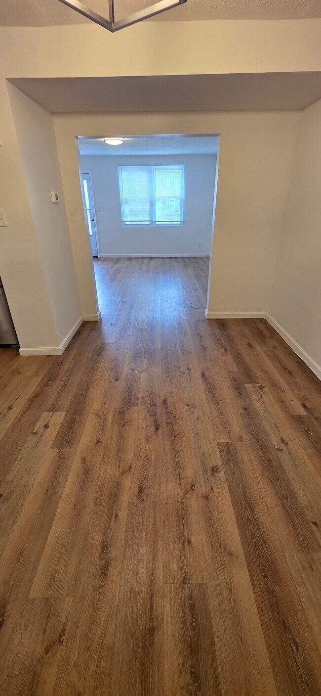 Building Photo - 8558 Willow Oak Rd