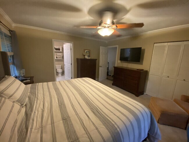 Building Photo - 6 Hunters Ridge Dr