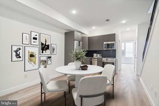 Building Photo - 2330 Frankford Ave