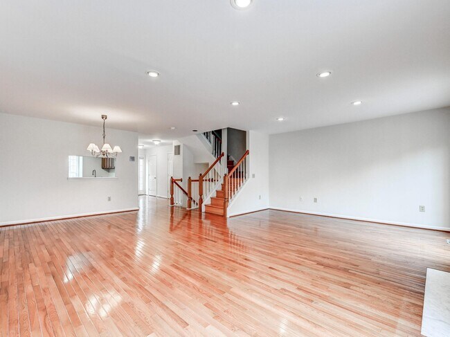 Building Photo - 11919 Thurloe Dr