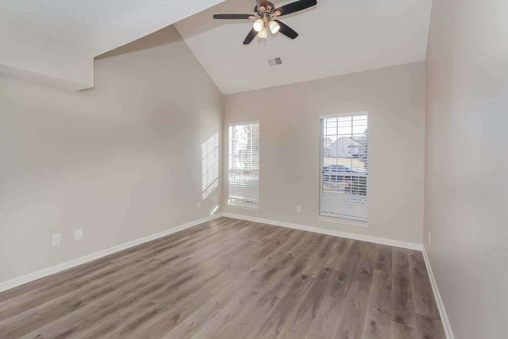 Building Photo - 5013 Farmview Dr