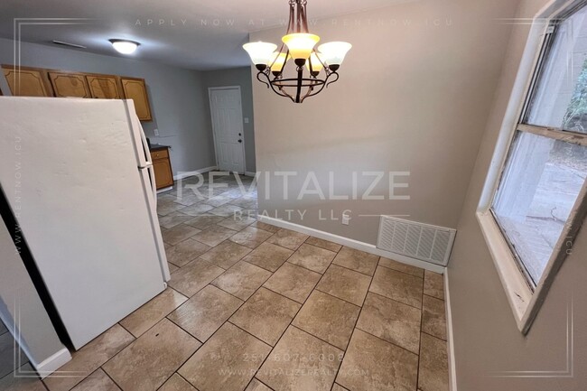 Building Photo - Updated 3 Bedroom/2 Bathroom House in Mobile!