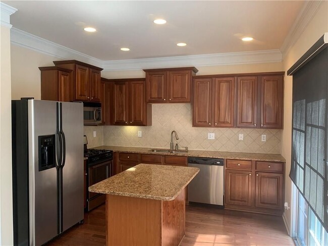 Building Photo - 599 Kandell Cove