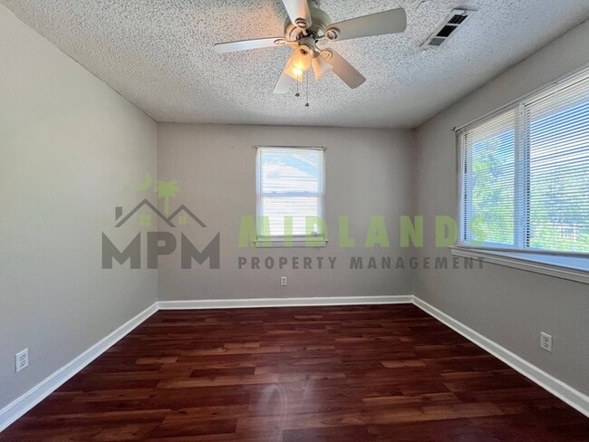 Building Photo - 4921 Dale Dr