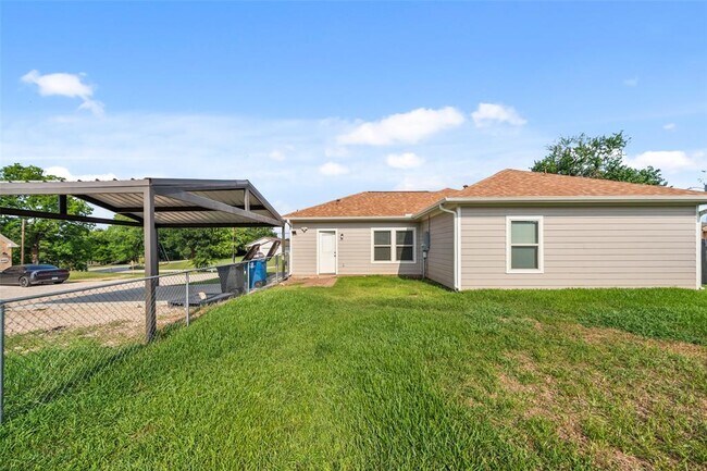 Building Photo - 14103 Overstreet Dr