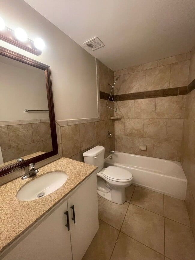 Building Photo - 108 Leeswood Cir