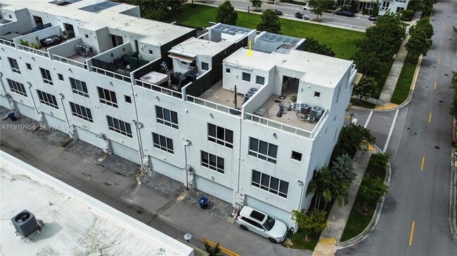 Building Photo - 10336 NW 64th St