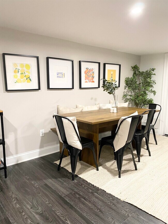 Building Photo - 61 Chestnut St