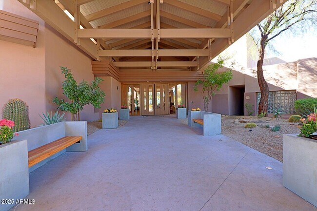 Building Photo - 6939 E Bramble Berry Ln