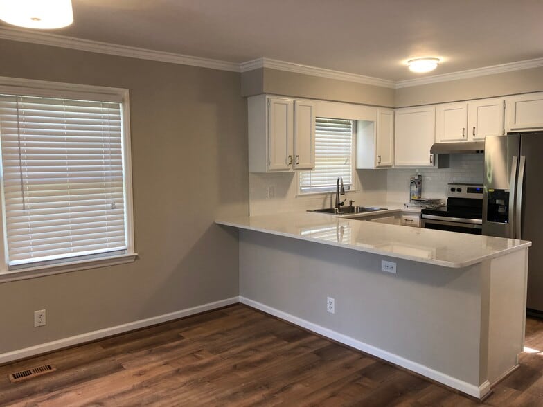 Building Photo - 901 N Greensboro St