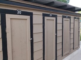 Building Photo - 828 Gloria St