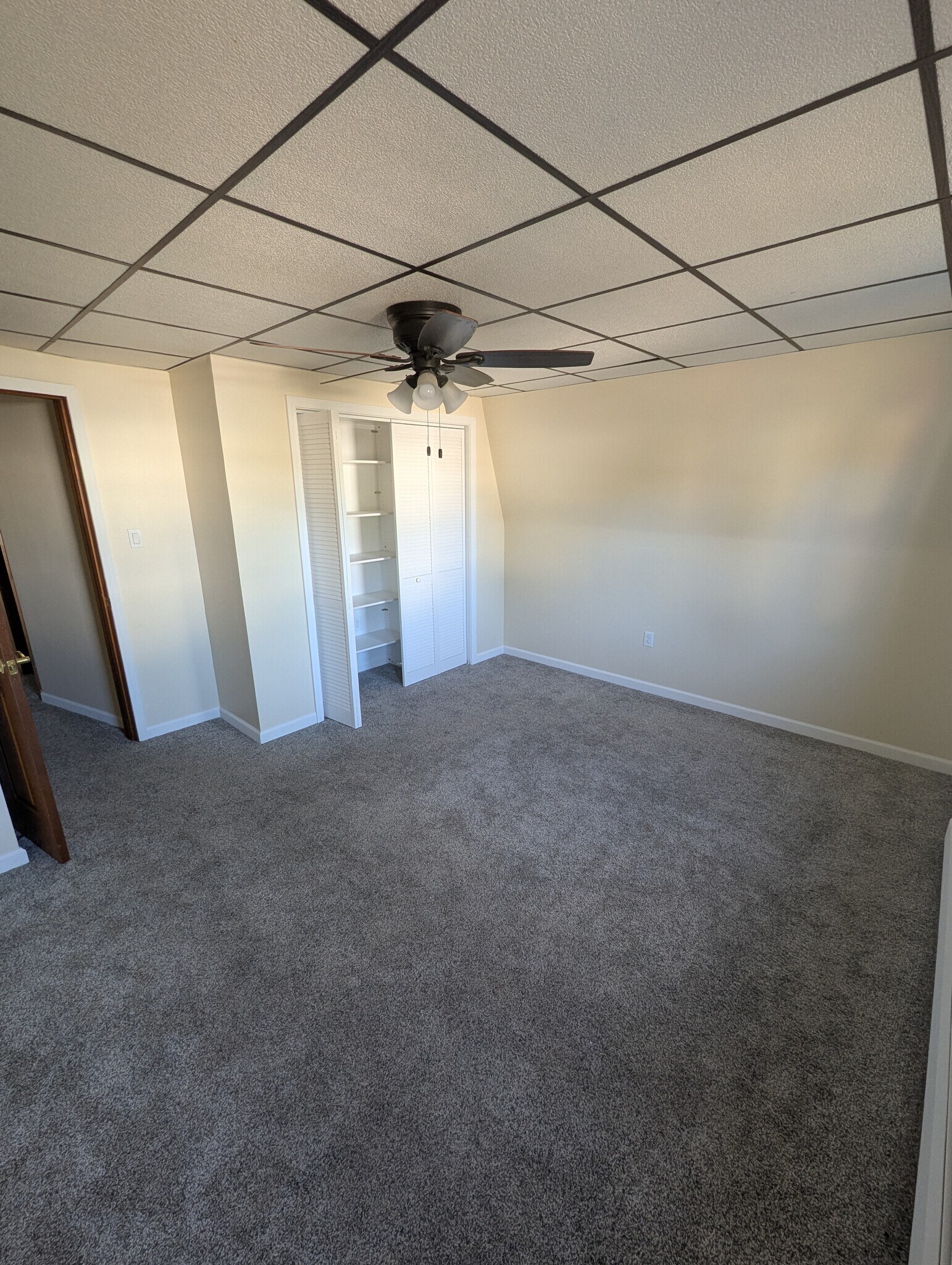 Building Photo - 228 School St