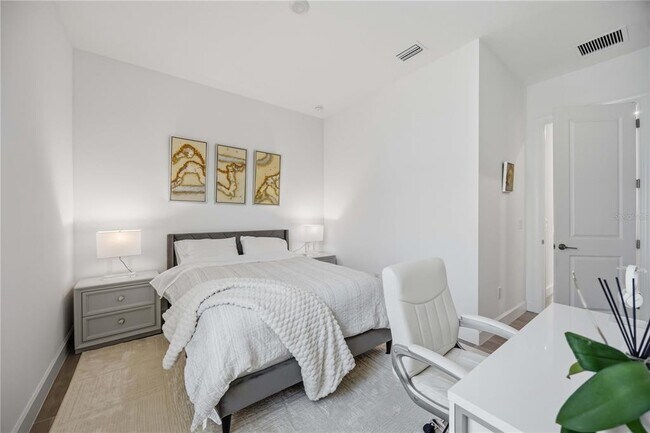 Building Photo - 10116 Silent Night Ln