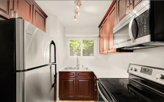 Primary Photo - 3501 Lafayette St